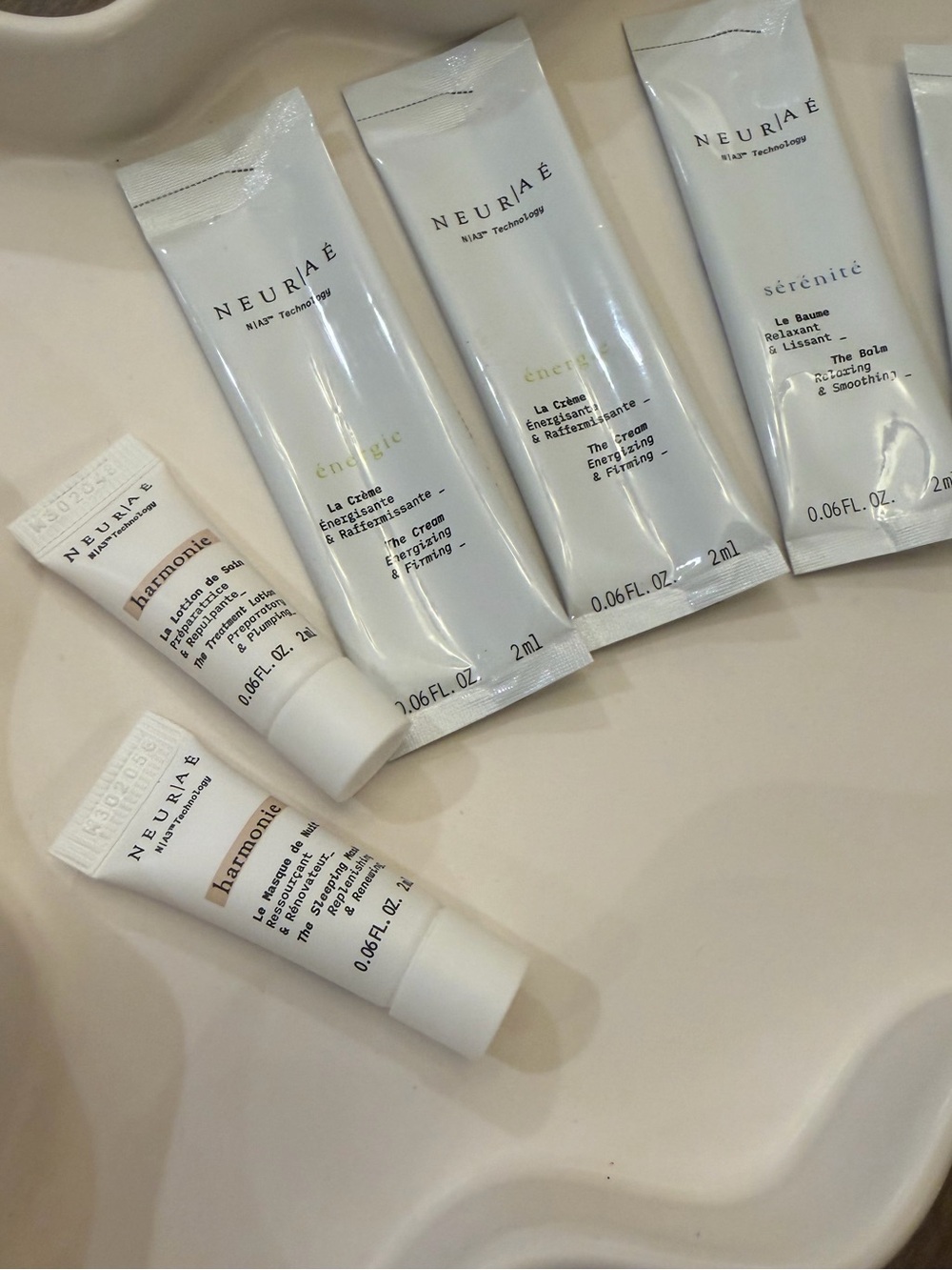 Sisley Paris / NEURIAÉ Luxury Skincare 7-Piece Sample Set - Picture 2 of 3